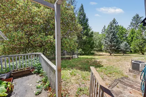 Exterior - 758 Summit Loop, Grants Pass, OR 97527 photo 7 of 18