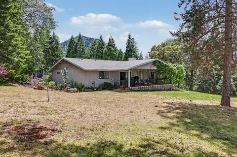 Exterior - 758 Summit Loop, Grants Pass, OR 97527 photo 15 of 18