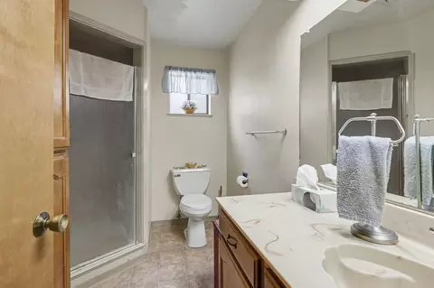Bath - 758 Summit Loop, Grants Pass, OR 97527 photo 1 of 3