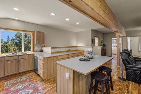 Kitchen - 64145 Hunnell Rd, Bend, OR 97703 photo 5 of 6