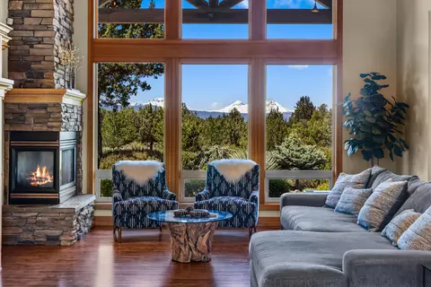 Living - 64145 Hunnell Rd, Bend, OR 97703 photo 3 of 8