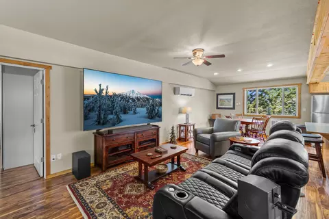 Living - 64145 Hunnell Rd, Bend, OR 97703 photo 5 of 8