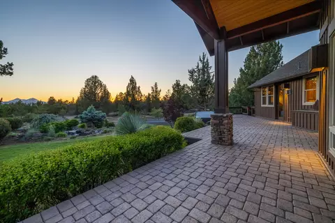 Exterior - 64145 Hunnell Rd, Bend, OR 97703 photo 3 of 9