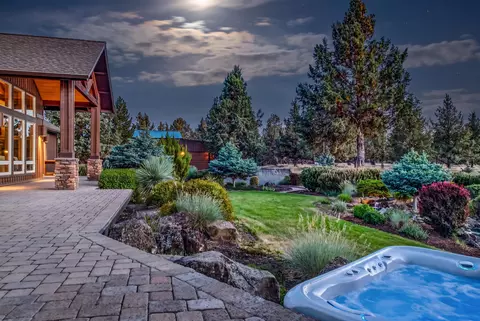 Exterior - 64145 Hunnell Rd, Bend, OR 97703 photo 5 of 9