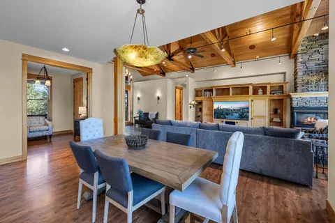 Dining - 64145 Hunnell Rd, Bend, OR 97703 photo 3 of 4