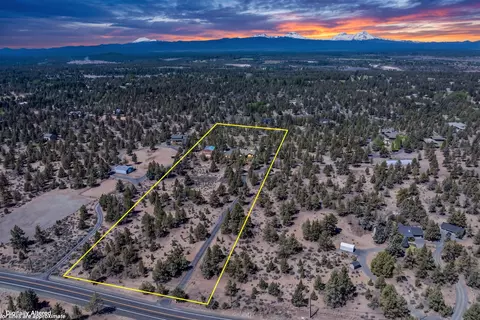 View/Area - 64145 Hunnell Rd, Bend, OR 97703 photo 3 of 3