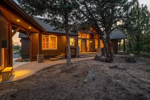 Exterior - 64145 Hunnell Rd, Bend, OR 97703 photo 4 of 9