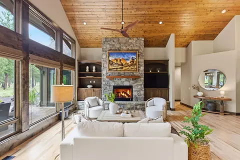 Living - 56346 Fireglass Loop, Bend, OR 97707 photo 2 of 3