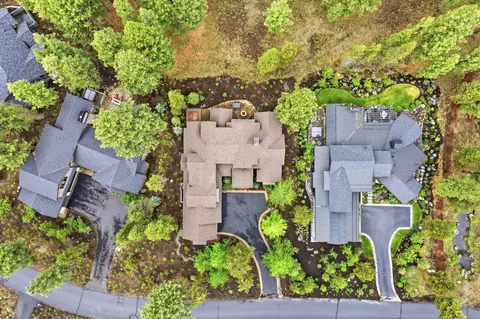 View/Area - 56346 Fireglass Loop, Bend, OR 97707 photo 2 of 3