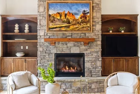 Living - 56346 Fireglass Loop, Bend, OR 97707 photo 4 of 4