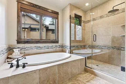 Bath - 56346 Fireglass Loop, Bend, OR 97707 photo 7 of 12