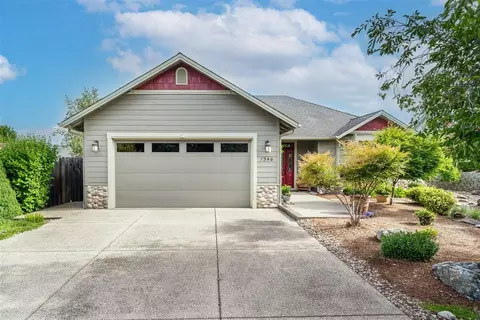 1340 SE Joel Dr, Grants Pass, OR 97527