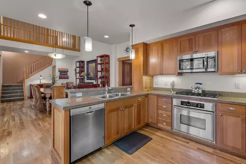 Kitchen - 57124 Evergreen Loop #33, Sunriver, OR 97707 photo 1 of 4