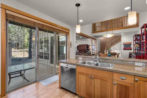Kitchen - 57124 Evergreen Loop #33, Sunriver, OR 97707 photo 2 of 4