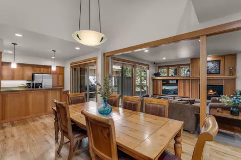 Dining - 57124 Evergreen Loop #33, Sunriver, OR 97707 photo 2 of 7