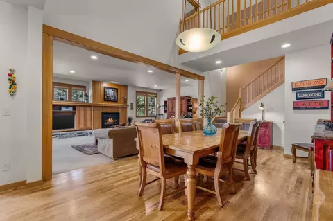 Dining - 57124 Evergreen Loop #33, Sunriver, OR 97707 photo 6 of 7