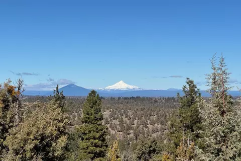 1560 NW Wild Rye Cir, Bend, OR 97703