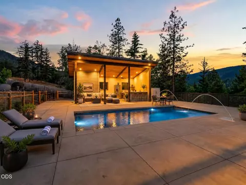 2365 Eastside Rd, Jacksonville, OR 97530