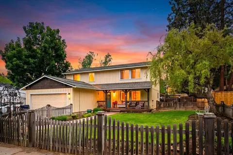 23 SE Benaiah Cir, Bend, OR 97702