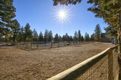 Exterior - 16443 Dea Dr, Bend, OR 97703 photo 8 of 26