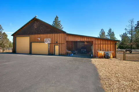Exterior - 16443 Dea Dr, Bend, OR 97703 photo 6 of 26