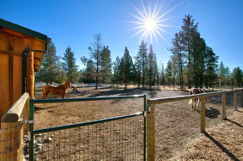 Exterior - 16443 Dea Dr, Bend, OR 97703 photo 9 of 26