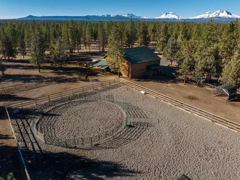 Exterior - 16443 Dea Dr, Bend, OR 97703 photo 23 of 26