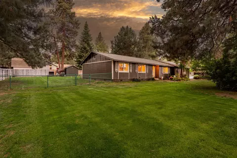 Exterior - 21025 Denning Dr, Bend, OR 97702 photo 2 of 9