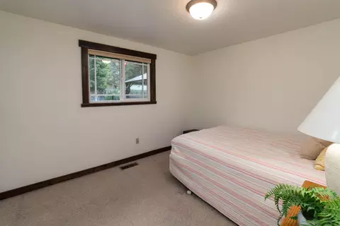 Bedroom - 21025 Denning Dr, Bend, OR 97702 photo 3 of 3