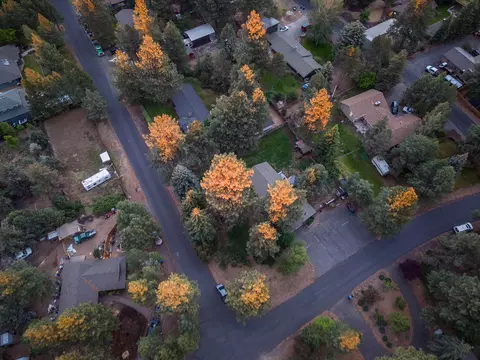 View/Area - 21025 Denning Dr, Bend, OR 97702 photo 2 of 3