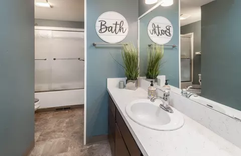 Bath - 21025 Denning Dr, Bend, OR 97702 photo 2 of 2