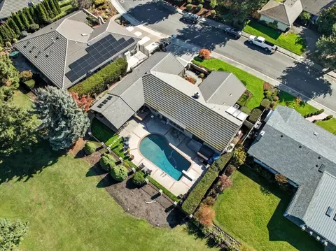 3153 Pepperwood Dr, Medford, OR 97504