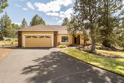 2125 Condor Dr, Redmond, OR 97756
