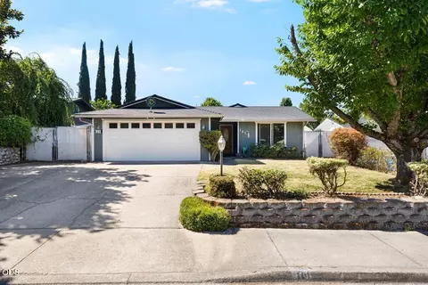 141 Southridge Way, Grants Pass, OR 97527