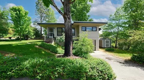 1141 NW Sunset Dr, Grants Pass, OR 97526