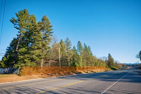 0 Redwood Hwy #39-08-16-D0  600, Cave Junction, OR 97523