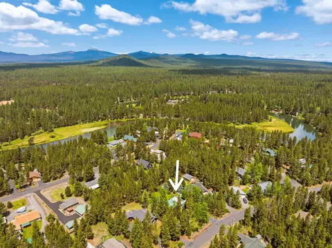 View/Area - 55885 Osprey Rd, Bend, OR 97707 photo 4 of 6