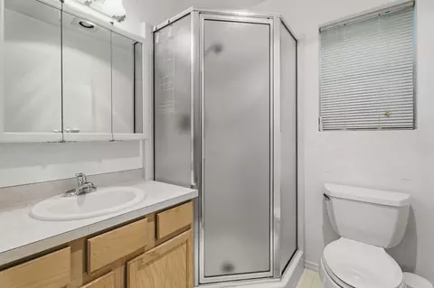 Bath - 55885 Osprey Rd, Bend, OR 97707 photo 1 of 2