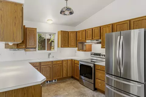 Kitchen - 55885 Osprey Rd, Bend, OR 97707 photo 1 of 5