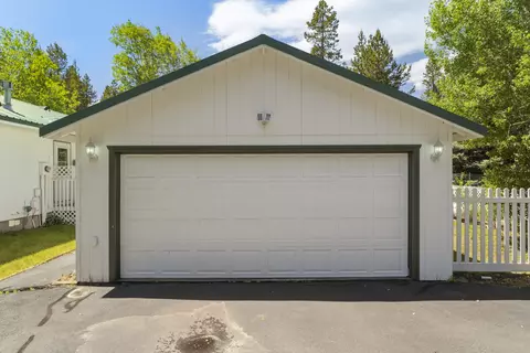 Exterior - 55885 Osprey Rd, Bend, OR 97707 photo 5 of 18
