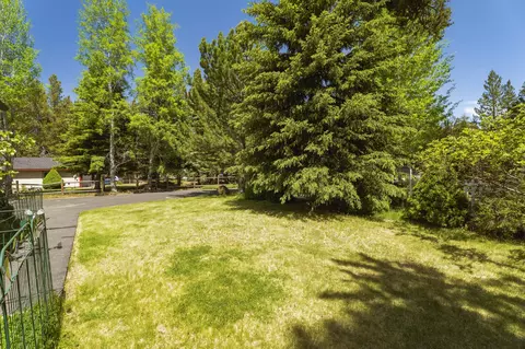 Exterior - 55885 Osprey Rd, Bend, OR 97707 photo 4 of 18