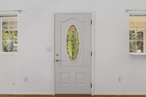 Entry Way - 55885 Osprey Rd, Bend, OR 97707 photo 1 of 5