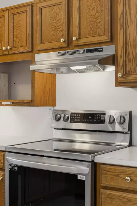 Kitchen - 55885 Osprey Rd, Bend, OR 97707 photo 2 of 5