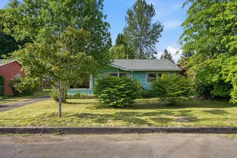 8703 NE Sacramento St, Portland, OR 97220