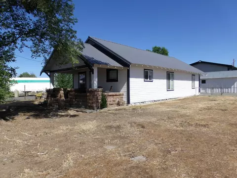 411 SEvergreen Ave, Redmond, OR 97756