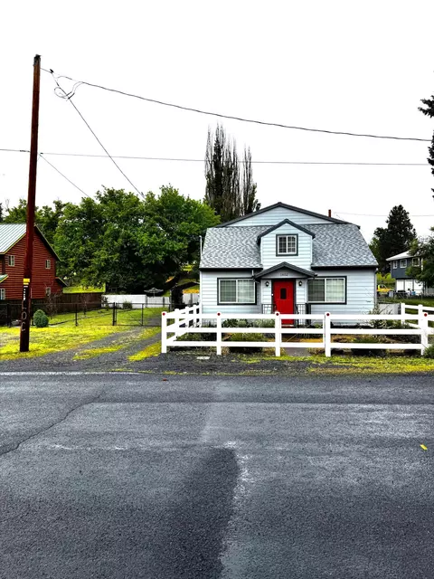 1402 Dayton St, Klamath Falls, OR 97603