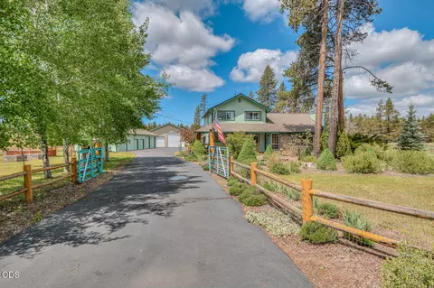 53939 Pine Grove Rd, La Pine, OR 97739 photo 2