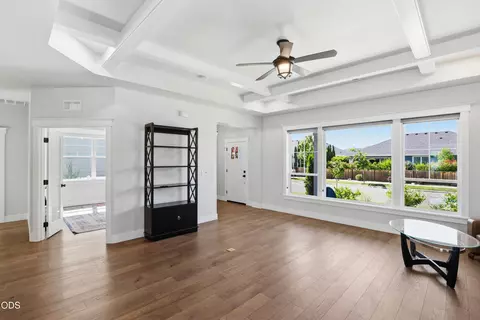 Living - 409 Sand Pointe Dr, Central Point, OR 97502 photo 1 of 4