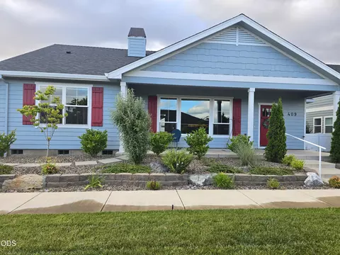 409 Sand Pointe Dr, Central Point, OR 97502