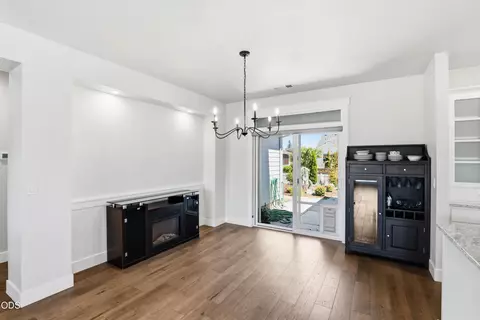 Dining - 409 Sand Pointe Dr, Central Point, OR 97502 photo 1 of 1